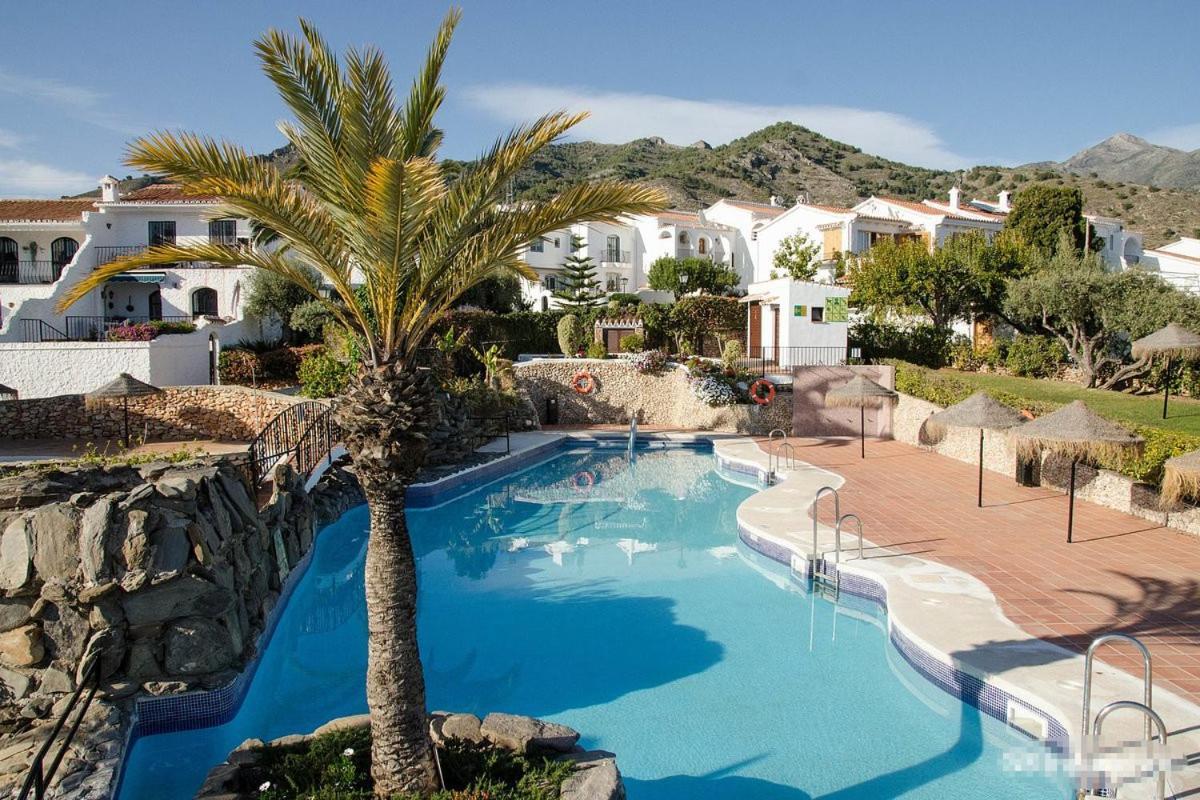 Apartamento Capistrano Village Nerja Luaran gambar